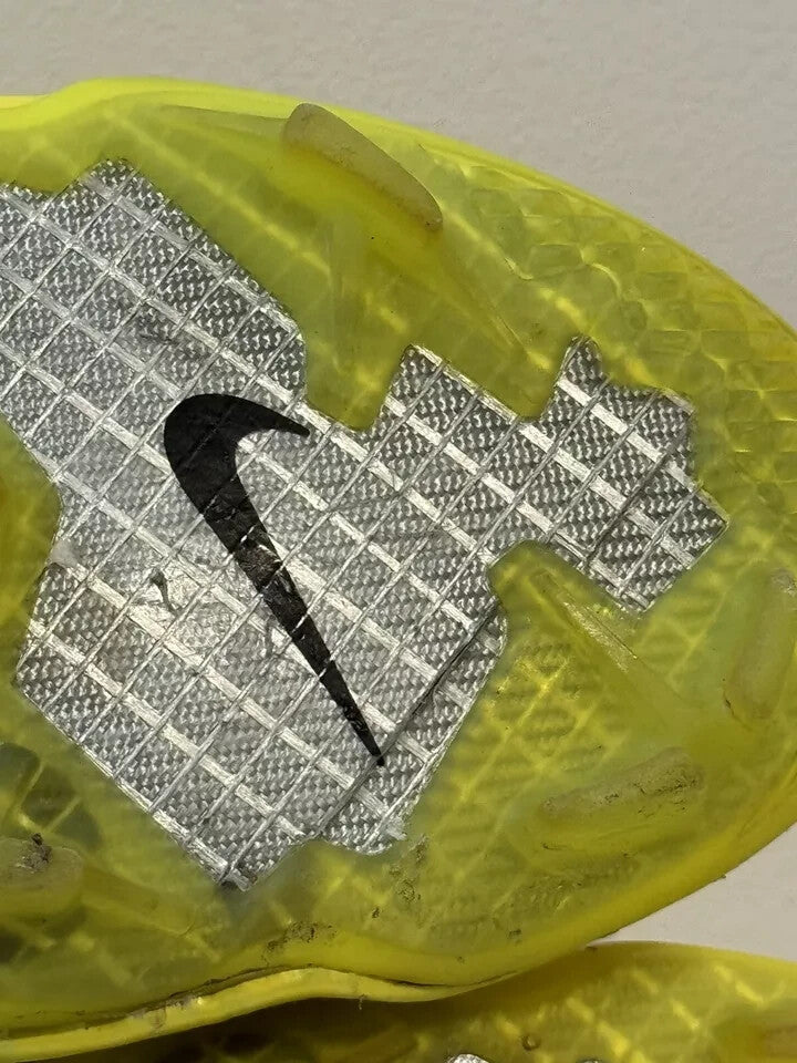 6973796