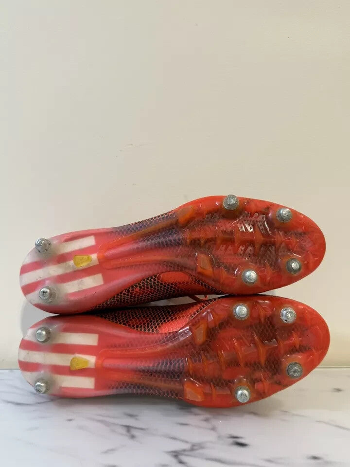 6973769