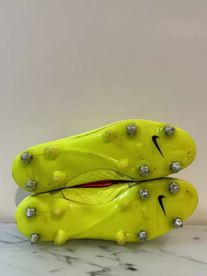6973768